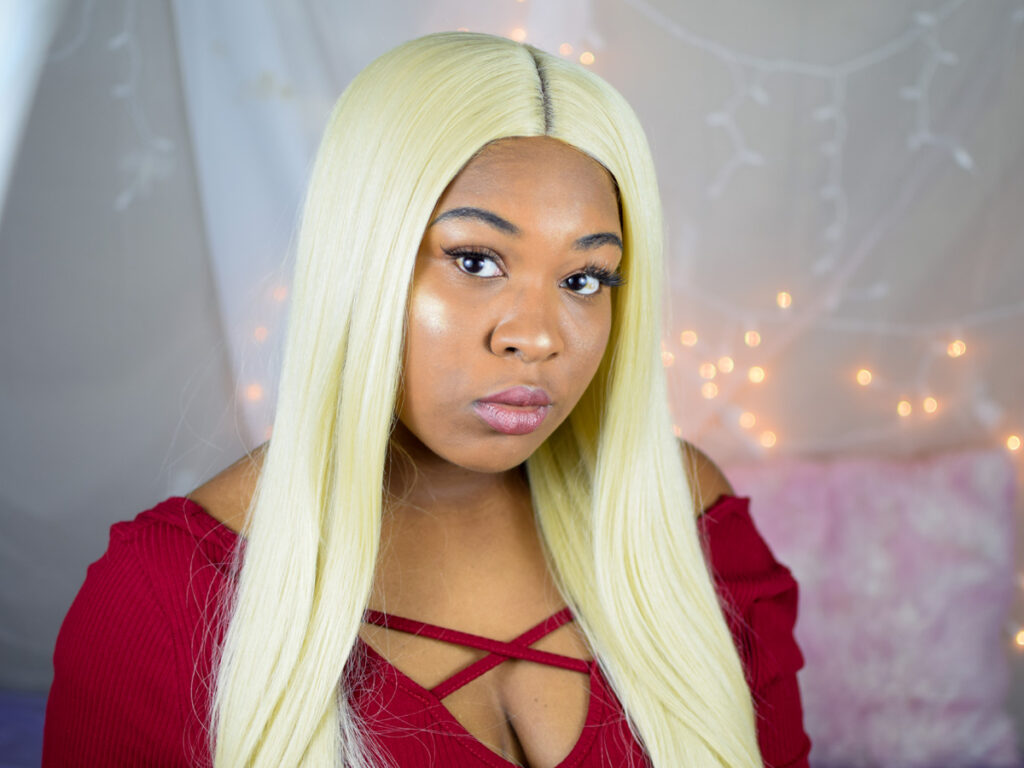 Outre 26" Blonde Wig Review | The Daily Wig Style Kyla | by Desire Luxe 